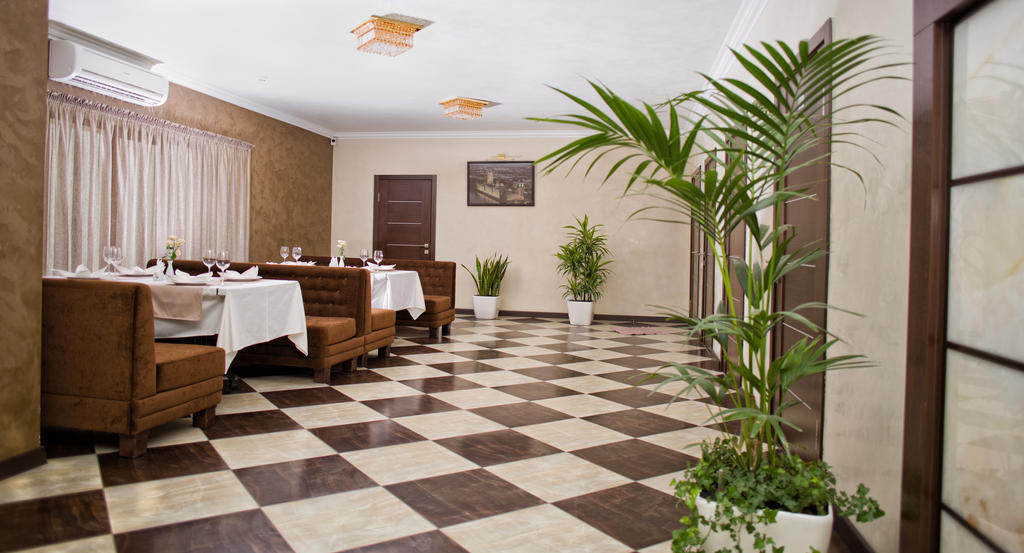 Grand Sport Hotel Brovary Exteriör bild