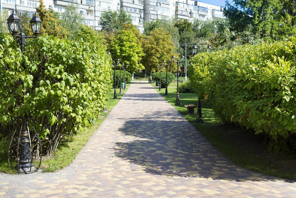 Grand Sport Hotel Brovary Exteriör bild